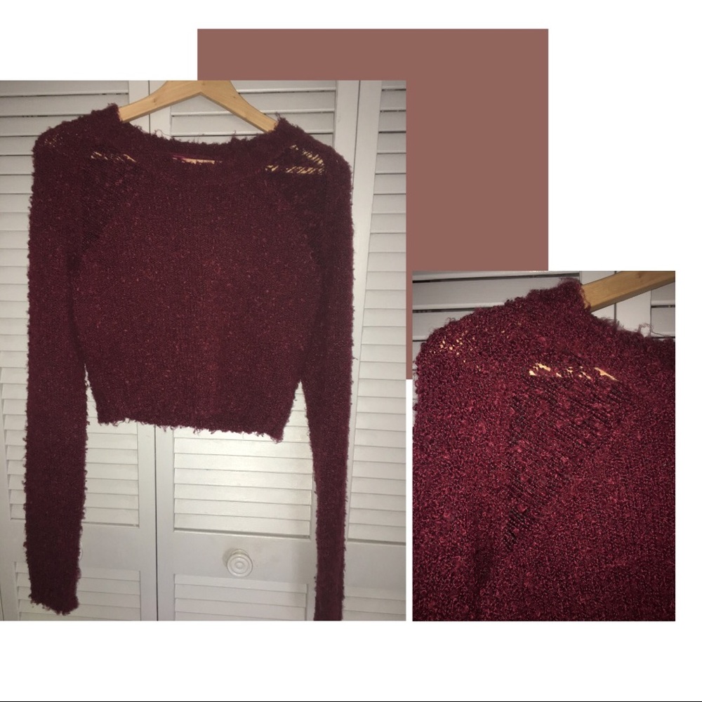 Cropped comfy fuzzy long sleeve sweater sz M